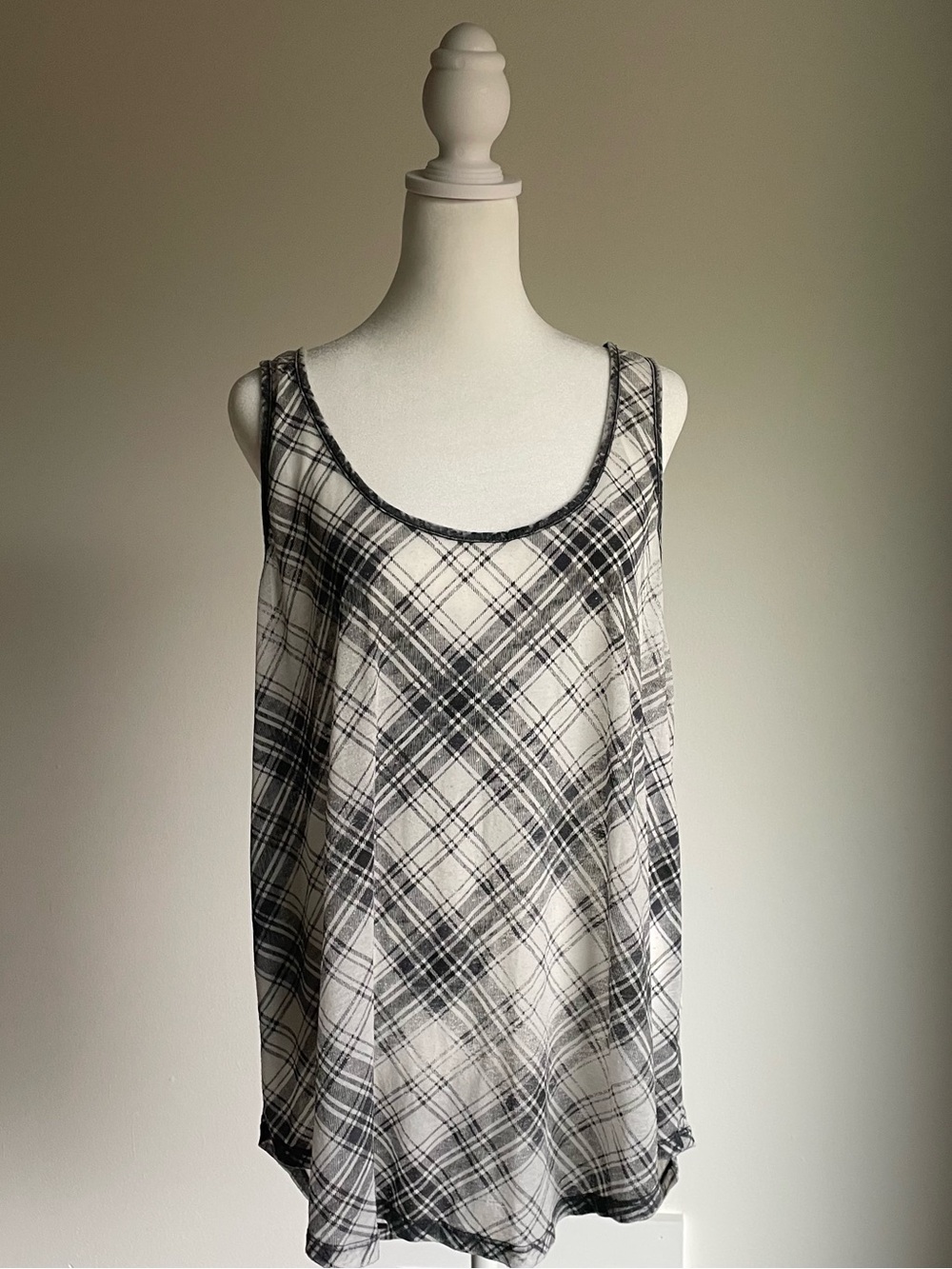 Mossimo Supply Co. Black, Gray, and White Plaid Scoop Neck Tank Top, size XL